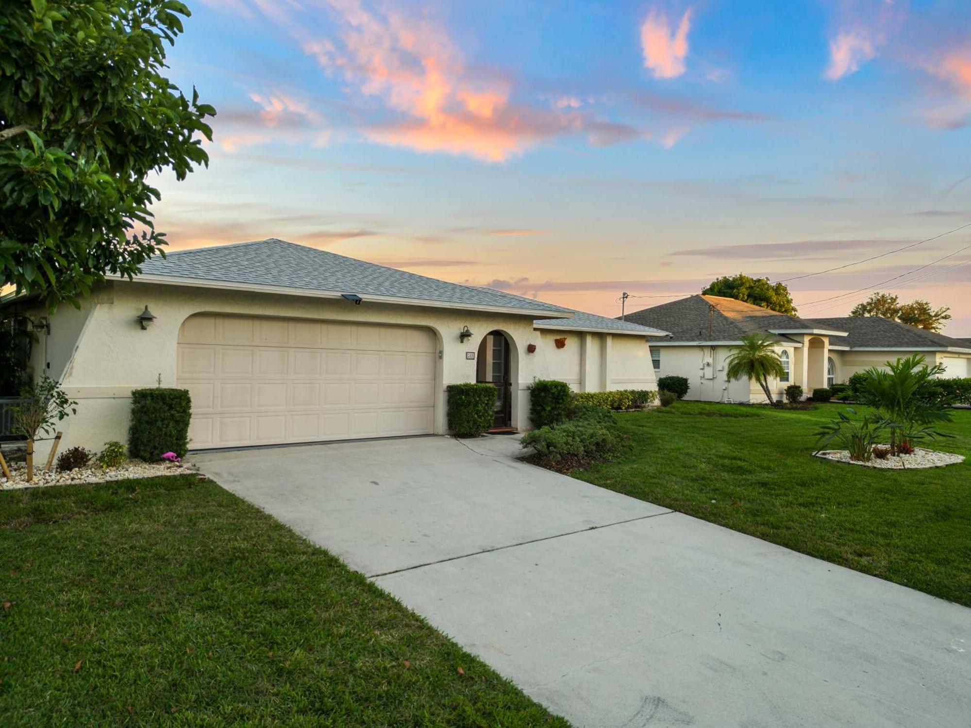 Serenity Waterfront Villa With King Suite, Private Pool, Great Lanai Enclosure And Long Water Views Cape Coral Exterior photo